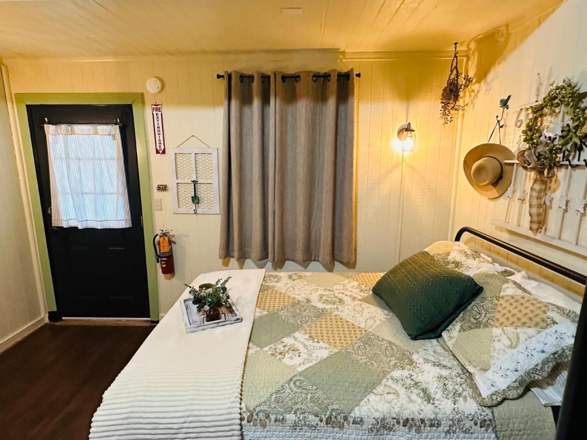 Acorn Hideaways Canton Unwind At Green Gables Suite For Up To 3 المظهر الخارجي الصورة